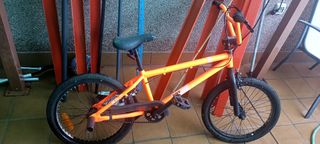 Bicicleta tipo BMX en perfecto estado masca WST