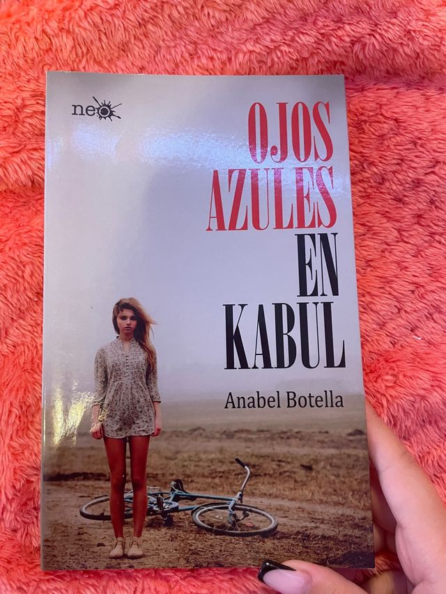 Livro, olhos azuis em Kanul