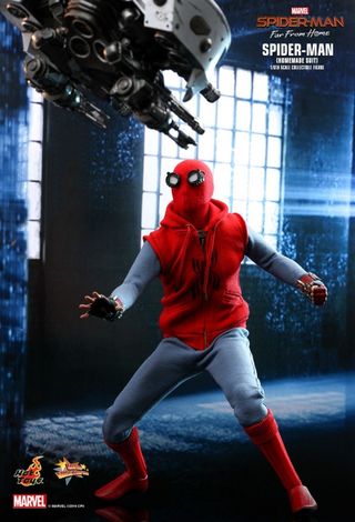 Hot Toys Spider-Man (Homemade Suit Version) MMS552