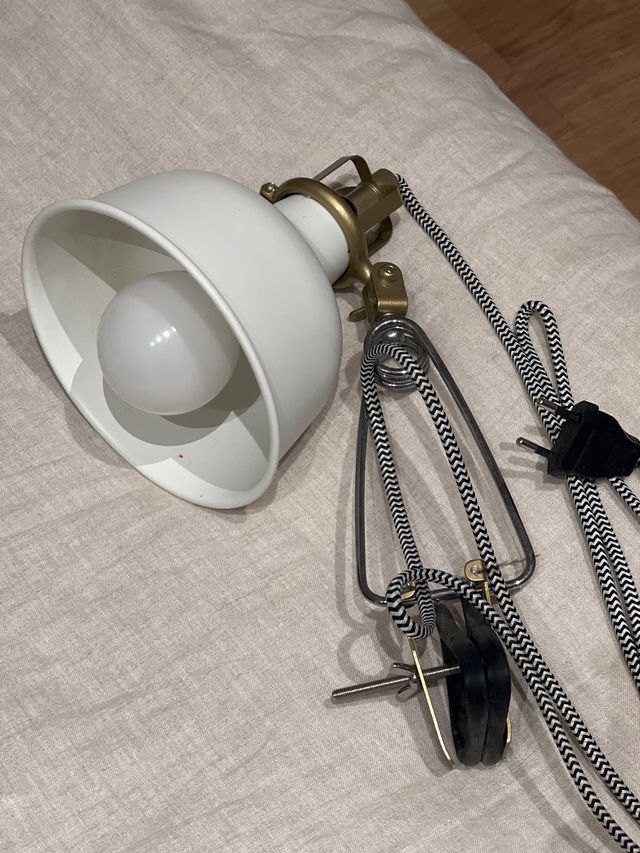 lampara pinza blanca