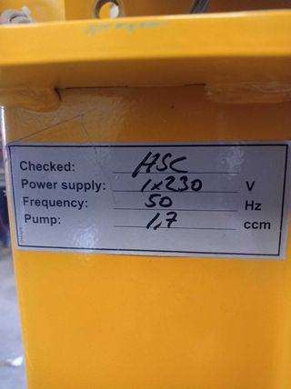 Prensa para cartón BRAMIDAN B3 con muy poco uso