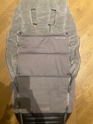 SACO CUBREPIÉS PLATINUM de Cybex