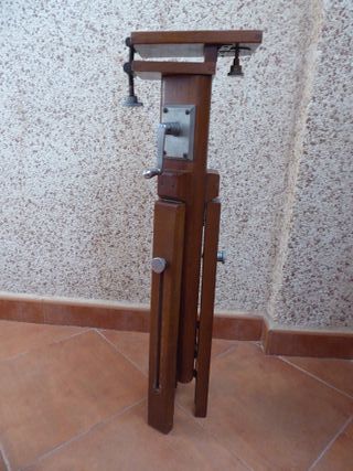 Trípode de fotografía antiguo de madera años 40-50