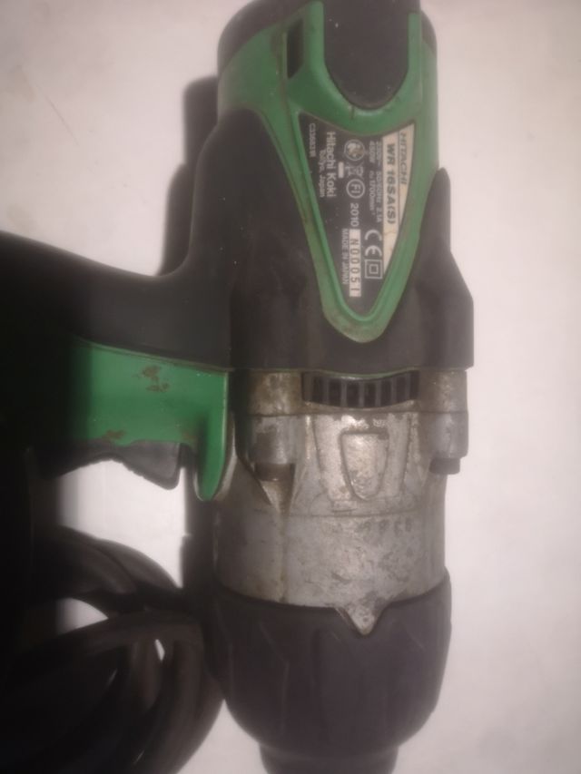 Atornillador d'impacte HITACHI