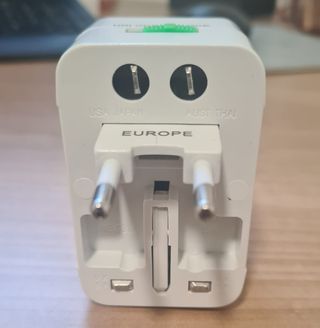 Adaptador enchufe universal