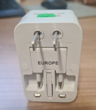 Adaptador enchufe universal