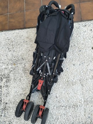 Silla de paseo Maclaren.