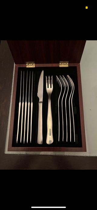 set de 6 cuchillos y 6 tenedores