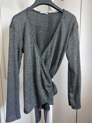Zara talla M es cruzada