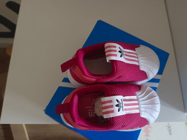 Zapatillas adidas bebé/niña talla 20