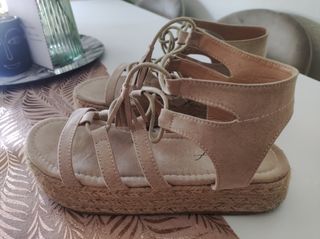 Sandalias cuñas tiras