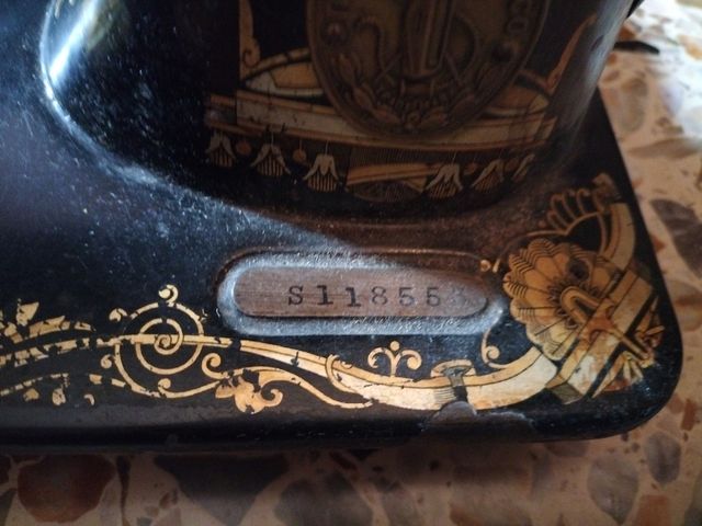 Maquina de coser singer