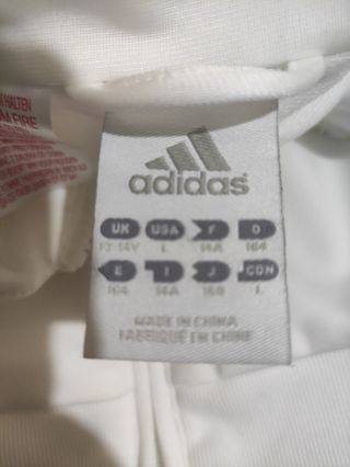 Chándal Adidas talla L SIN USAR 
