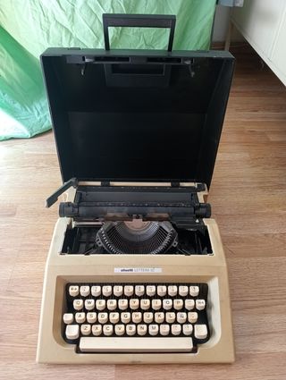 Olivetti lettera 50