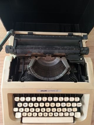 Olivetti lettera 50