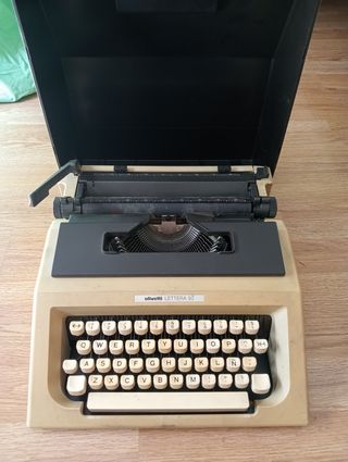 Olivetti lettera 50