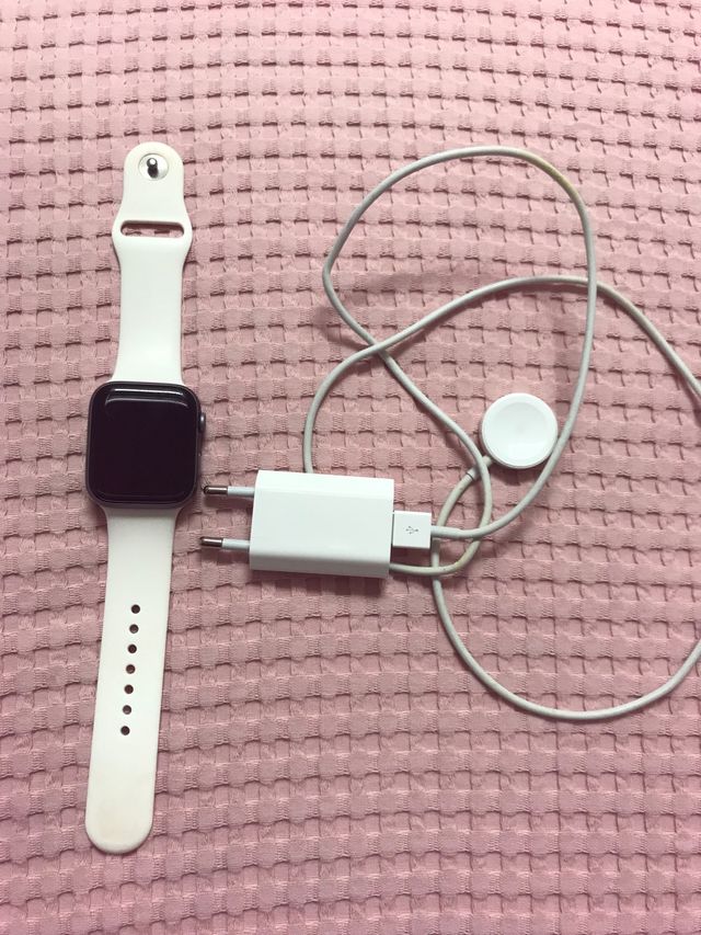 RELOJ APPEL WATCH SERIE 4