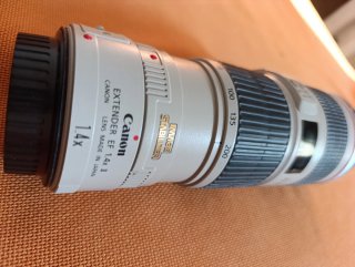 Canon zoom lens EF 70-200, 1:4 L IS USM + Extender