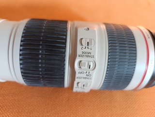 Canon zoom lens EF 70-200, 1:4 L IS USM + Extender