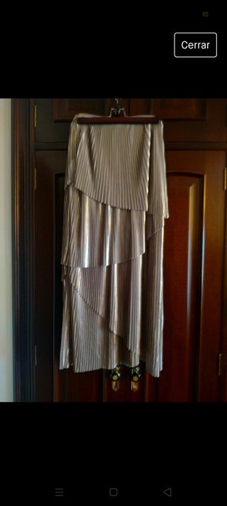 Falda larga de fiesta dorada.Marca:Amitie(el corte