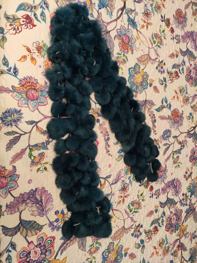 Bufanda pompones azul