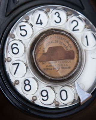 TELÉFONO ANTIGUO DE PARED