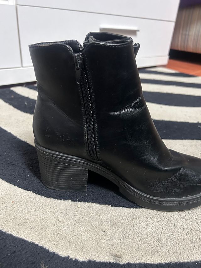 BOTINES NEGROS 39