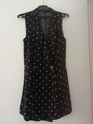 Mono negro con lunares