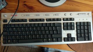 ORDENADOR SOBREMESA + PANTALLA + TECLADO.,