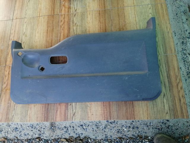 Pasta maletero Nissan terrano
