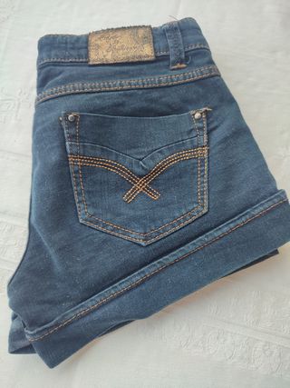 Pantalón vaquero corto Stradivarius t.36