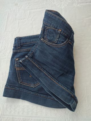 Pantalón vaquero corto Stradivarius t.36