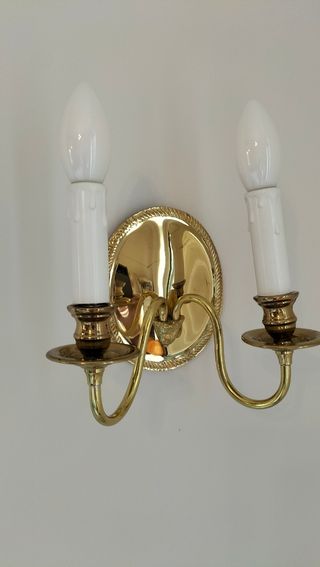 Dos apliques de pared de Quintana