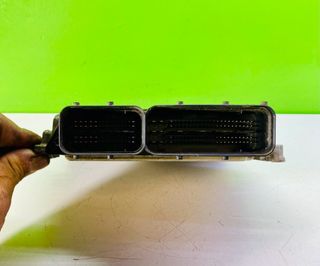 0281013567 Centralita Motor UCE Opel Zafira B