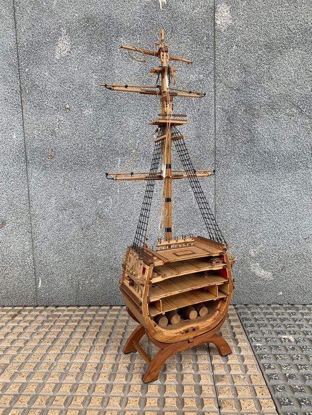 Sección de barco de madera