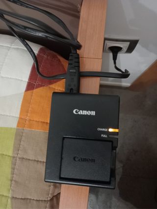 Camara Canon EOS 1100D