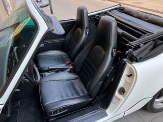 Porsche 964 Carrera 4 Cabriolet