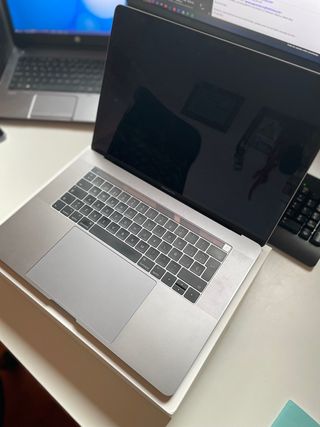 Macbook Pro 15.6 Touchbar