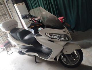 Suzuki Burgman 400
