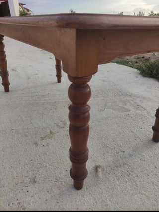 Mesa de comedor o bodega maciza