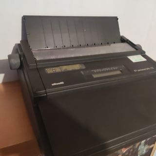 Maquina de escribir. Olivetti