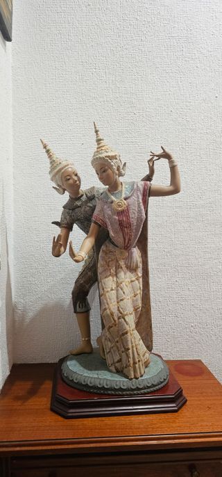 Figura pareja Thailandeses lladro