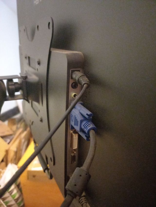 Monitor de ordenador táctil con brazo Hanns-g HT23