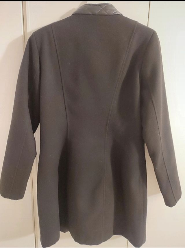 Cappotto nero invernale