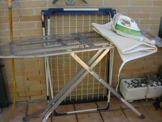 Tendedero y plancha con mesa