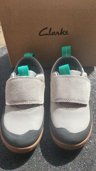 Sneakers clarks num 20 1/2 (13 cm)nuovi 
