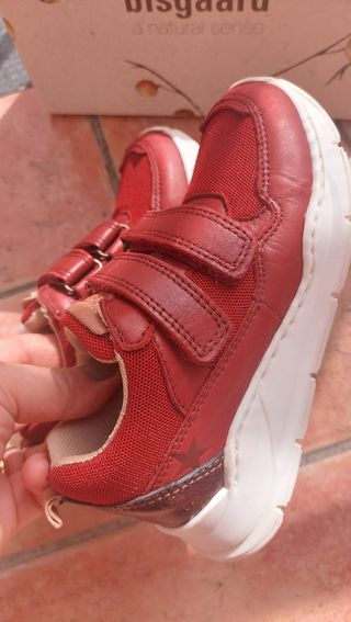 Sneakers Bisgaard in pelle num 28 in ottime condiz