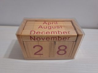 datario in legno