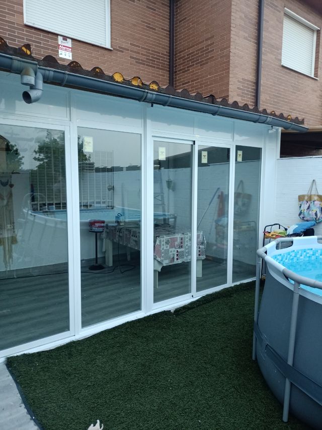 CHIUSURE PER FINESTRE IN PVC E ALLUMINIO