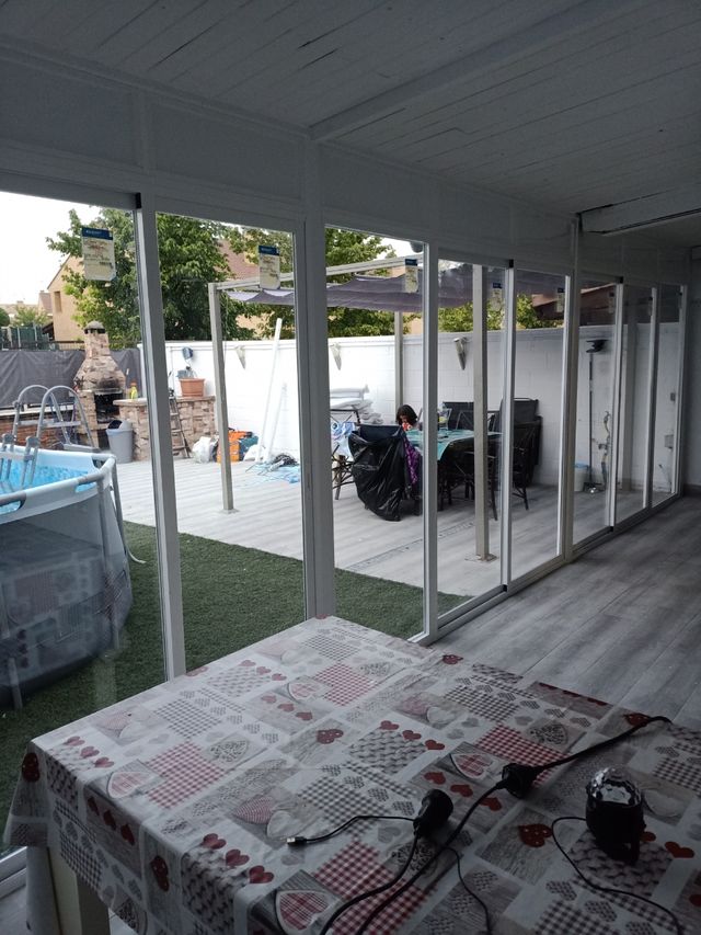 CHIUSURE PER FINESTRE IN PVC E ALLUMINIO